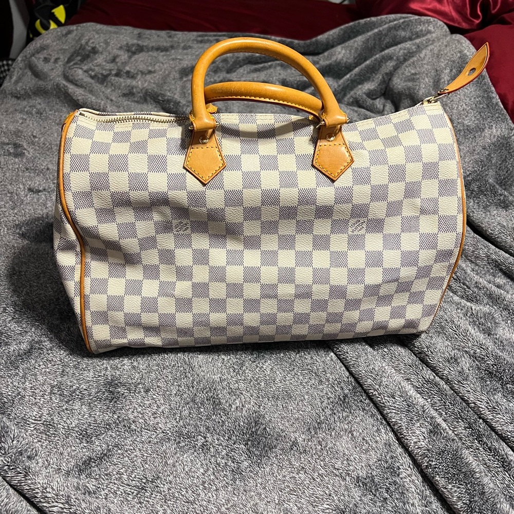 Women’s hand bag